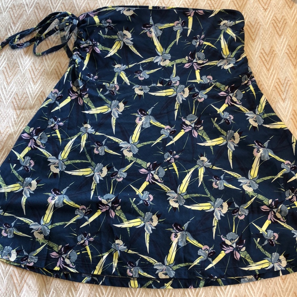 Patagonia Women’s Convertible Skirt/Shirt Size Medium